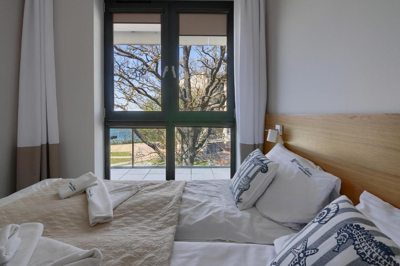 אוסטרוני מורסקי Apartament Z Widokiem Na Morze - Nadmorski Luksus Apartamenty מראה חיצוני תמונה