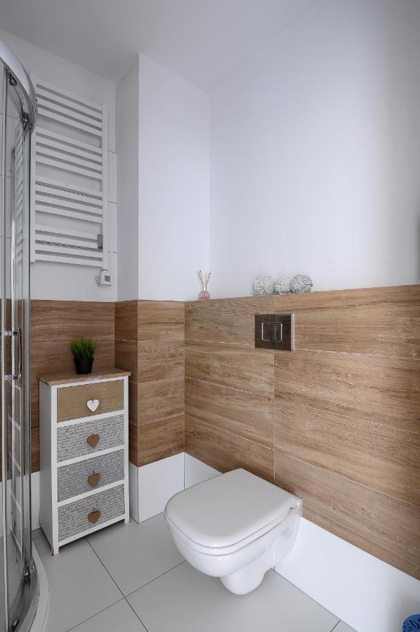 אוסטרוני מורסקי Apartament Z Widokiem Na Morze - Nadmorski Luksus Apartamenty מראה חיצוני תמונה