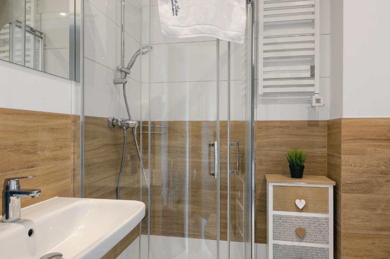 אוסטרוני מורסקי Apartament Z Widokiem Na Morze - Nadmorski Luksus Apartamenty מראה חיצוני תמונה